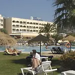 酒店 埃文尼亚奥林匹克套房酒店 4*